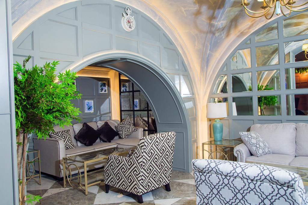 Theatrum Hotel Bakú Exterior foto The interior of the hotel